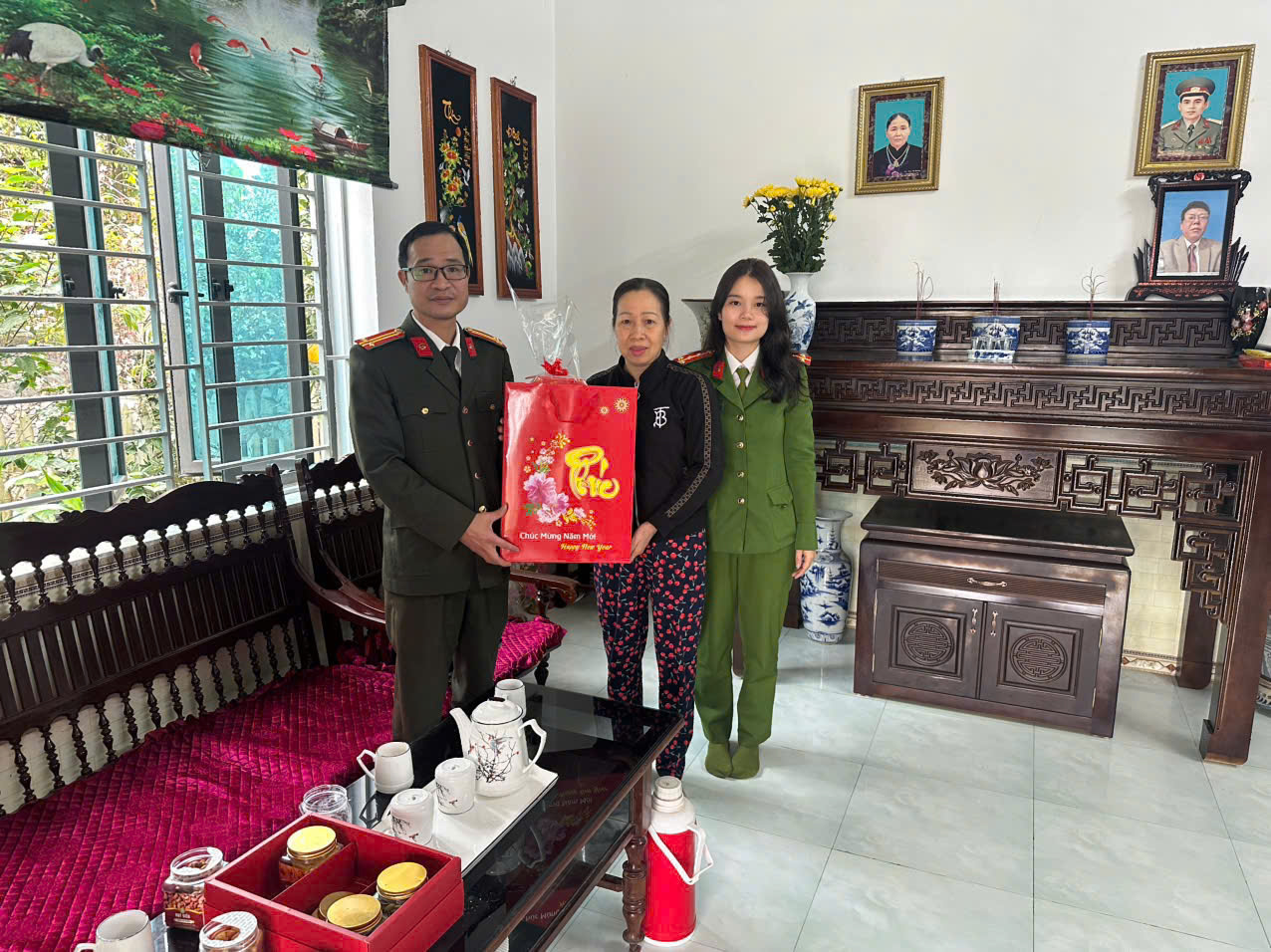 Hình ảnh tặng quà